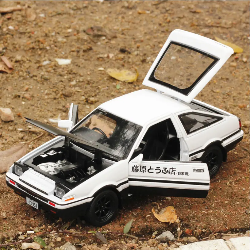 1/28 initial D AE86 model mobil pullback diecast model Aloi untuk mainan anak-anak atau koleksi