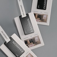 Étiquettes personnalisées pour vêtements avec boucle en sangle imprimée, étiquettes en papier avec logo personnalisé pour les boutiques, les commerces de détail et les marques