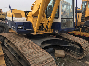 Excavatrice Komatsu PC130 d'occasion, fabriquée aux États-Unis, moteur Cummins, 29 tonnes, capacité de la benne de 1,7 m, puissance de 136 kW, parfaitement fonctionnelle - Product Image 4