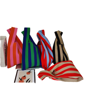 2024 bolsos de mano de punto pequeños a la moda para <span class=keywords><strong>mujer</strong></span> <span class=keywords><strong>accesorios</strong></span> de otoño invierno negro verde para bolso abierto de rayas blancas rosas - Product Image 1