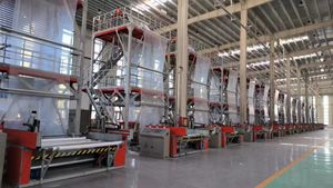 Máquina de película de plástico de una capa, de tres capas ABA, máquina de soplado de película de plástico, maquinaria de extrusión de película soplada para acolchado. - Product Image 4