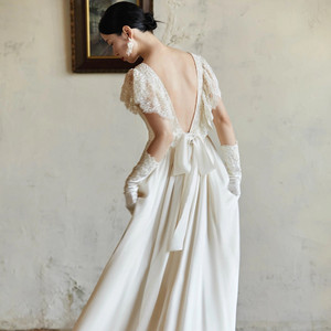 Nouvelle <span class=keywords><strong>robe</strong></span> de mariée française légère, <span class=keywords><strong>robe</strong></span> blanche pour <span class=keywords><strong>femme</strong></span>, col carré, manches courtes, <span class=keywords><strong>satin</strong></span> rétro, longue traîne, voile élégant - Product Image 4