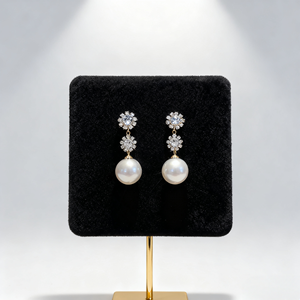 Orecchini Pendenti di Lusso con Perle e Design Floreale in Zirconi, Eleganti Orecchini Lunghi all'Ingrosso per Donne, Decorati con Cristalli Scintillanti - Product Image 6