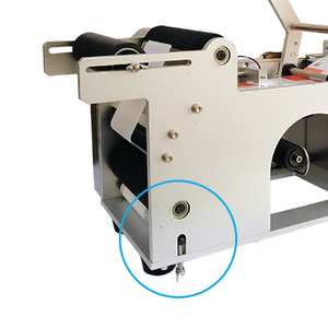 Etiqueteuse semi-automatique 26kg pour bouteilles, emballage en bois, emballage, noyau de moteur en verre, nouvel état, électrique, alimentaire et chimique - Product Image 2
