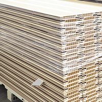 Fabricant Direct – Ensemble de Cadres de Porte et Architraves WPC Modernes, Étanche et Résistant à l'Humidité, Solution Complète pour Projets Hôteliers