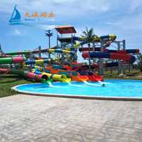 Parc Aquatique en Fibre de Verre avec Toboggans, Maison d'Eau, Aire de Jeux pour Enfants et Maison d'Aventure pour Adultes