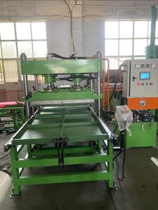 Machine de moulage de plaquettes de frein de nouvelle conception pour la fabrication de plaquettes de frein de voiture/machine automatique de fabrication de plaquettes de frein de voiture/machine de vulcanisation du caoutchouc - Product Image 3