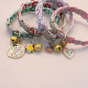 Collar para Gato 2025 con Campana y Flores Coloridas, Ajustable, para Gatos, Gatitos y Cachorros, 11 Estilos Diferentes - Product Image 3