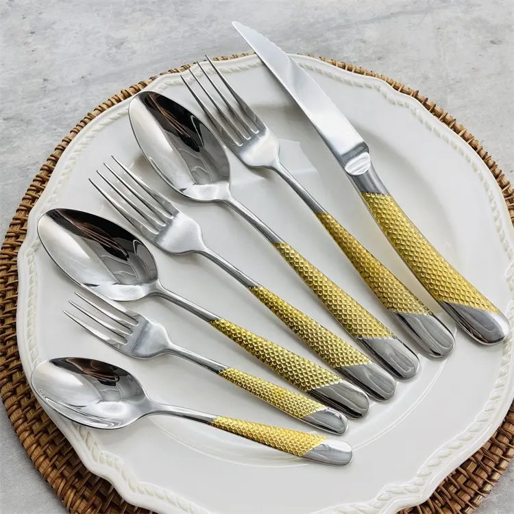 Luxury Style Gold Color Cutlery 18/10 Stainless Steel Spoon Fork Mirror Polishing Flatware Set for Restaurant Hotel Wedding