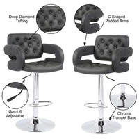 Chaise de bar moderne en cuir capitonné à losanges profonds, base métallique, accoudoirs rembourrés en forme de C, réglable en hauteur, pivotante, pour comptoir