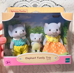 Jouet de jeu de rôle pour enfants : Figurine animal floqué en boîte mystère, Trio de famille d'éléphants <span class=keywords><strong>Sylvanian</strong></span>, Cadeau - Product Image 1