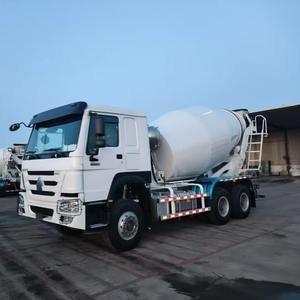 Camion malaxeur <span class=keywords><strong>à</strong></span> <span class=keywords><strong>béton</strong></span> <span class=keywords><strong>prêt</strong></span> <span class=keywords><strong>à</strong></span> <span class=keywords><strong>l</strong></span>'<span class=keywords><strong>emploi</strong></span> Howo avec pneus 1200R20/1200R22.5, frein <span class=keywords><strong>à</strong></span> tambour, moteur diesel et boîte de vitesses pour la construction de barrages - Product Image 6