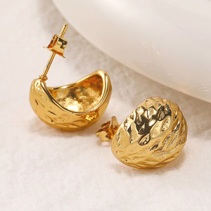 Boucles d'oreilles pendantes rondes texturées en acier inoxydable plaqué or 18 carats, style rétro vintage minimaliste, bijoux de mode pour femmes - Product Image 6