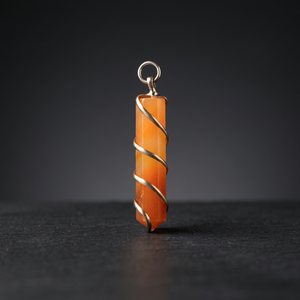 Pendentif en agate sculptée avec strass et fil plaqué argent, pendentifs religieux à trois pierres pour cadeau, bijoux unisexes - Product Image 2
