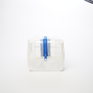 Bolsa de cosméticos de viaje Premium PVC transparente impermeable con cierre de cremallera de logotipo personalizado Material de PC de estilo informal - Product Image 4