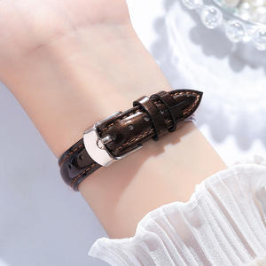 Nuevo reloj de mujer elegante y con estilo, de esfera cuadrada, con calendario. - Product Image 2