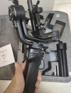 Produit d'occasion pour stabilisateur de caméra portable à 3 axes Zhiyun <span class=keywords><strong>Crane</strong></span> <span class=keywords><strong>3S</strong></span> Professional pour appareil photo reflex numérique, hybride et cinéma - Product Image 3