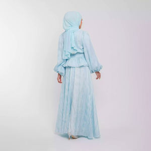 Vêtements musulmans pour femmes Ramadan EID Ensemble <span class=keywords><strong>de</strong></span> robes hijab 3 pièces Top plissé soyeux organique modeste et jupe à couverture complète - Product Image 3