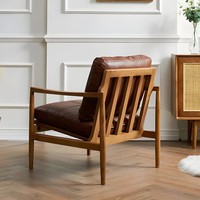 Fauteuil en bois de style italien Sabi Wabi Design, design vintage, pour maisons d'hôtes, hôtels, salons, sièges d'intérieur.