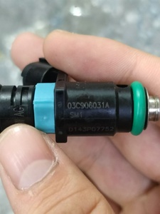 Boquilla de inyector de combustible OEM 03C906031 de alta calidad nueva para combustible de gasolina en VW para Passat Golf Seat <span class=keywords><strong>Leon</strong></span> - Product Image 2