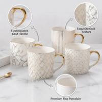 Tasses à café en céramique écologiques avec design floral arabe personnalisé en or, avec boîte cadeau - Style porcelaine moderne