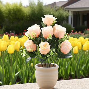 Bouquet de roses artificielles en soie faites à la main, 12 têtes, motif bourgeon de rose, prix abordable, vente en gros - Product Image 3