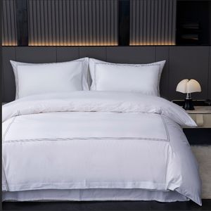 Juego de funda nórdica de algodón clásico bordado con marco de 2 líneas Kit de cama de cuatro piezas de lujo - Product Image 3