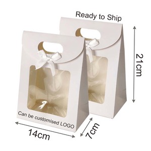 Túi có nơ đơn giản mua sắm sang trọng màu đen và trống vuông xử lý Cửa Sổ Bướm nhỏ 14x7x21cm Túi Quà Tặng giấy trắng - Product Image 1