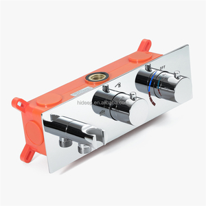 Grifo <span class=keywords><strong>de</strong></span> <span class=keywords><strong>ducha</strong></span> <span class=keywords><strong>de</strong></span> latón para baño con soporte <span class=keywords><strong>de</strong></span> <span class=keywords><strong>suelo</strong></span>, <span class=keywords><strong>ducha</strong></span> <span class=keywords><strong>de</strong></span> mano, agua fría y caliente, rociador tipo lluvia y cascada, acabado cromado - Product Image 3