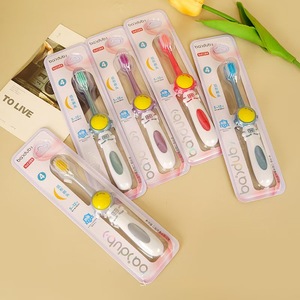 Cepillos de dientes Bright Clean Rain, 4 piezas, cerdas suaves, coloridos, cepillos de dientes manuales para niños a partir de 6 años - Product Image 2