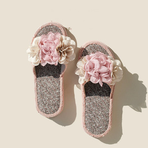 Pantuflas de Verano Elegantes con Flores de Chifón, Suaves y Antideslizantes para Mujer, con Suela Gruesa, para Interiores y Exteriores - Product Image 4