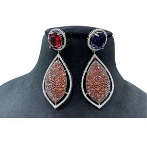 Boucles d'oreilles exclusives en zircon de qualité supérieure Pierres d'usure modernes Look for Party Wedding And Function Wear Collection For Women - Product Image 2
