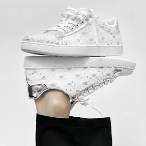 รองเท้าผ้าใบดีไซน์หรูหราสำหรับผู้ชายและผู้หญิง แฟชั่นทันสมัย รองเท้าเดินคุณภาพสูง รองเท้าแบรนด์คุณภาพสูง รองเท้าสเก็ตบอร์ดคุณภาพสูงสำหรับผู้ชาย - Product Image 2