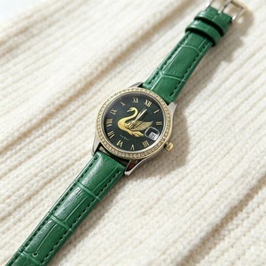 Montre esthétique pour femme vert foncé, design symbole cygne, chiffres romains, motif bambou, bracelet en cuir pour la mode européenne - Product Image 5