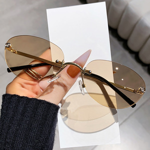 <b>Sunglasses</b> Women <b>Gradient</b> Lens UV400 Metal Frame Class 2 Sunshades For Outings Cycling Driving Parties - Product Image 3