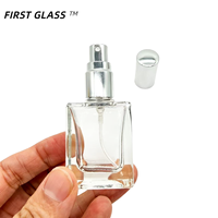 Flacon de parfum carré plat en verre de 10 ml en gros, atomiseur de parfum rechargeable avec pompe pulvérisatrice en aluminium, col fileté, échantillon cosmétique