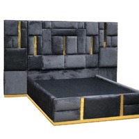 Lit capitonné de style luxueux de conception nouvelle OEM, tête de lit large, lit king-size en velours.