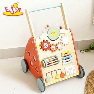 Centro de Actividades Multifuncional de Madera para Niños - Incluye Clasificador de Formas, Xilófono y Juguetes de Simulación W16E357 - Product Image 3