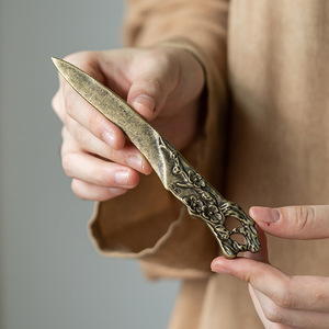 มีดชาทองเหลืองรูปทรงกรวย อุปกรณ์ชงชาทำมือสำหรับพิธีชงชากังฟู - Product Image 2