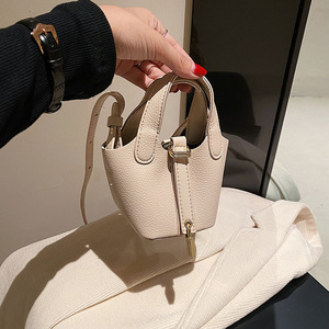 Sacs à main de luxe en cuir Pu Sacoche Femme Mode Femmes Dames Femme Designer Petite épaule Bandoulière Seau Sacs - Product Image 5