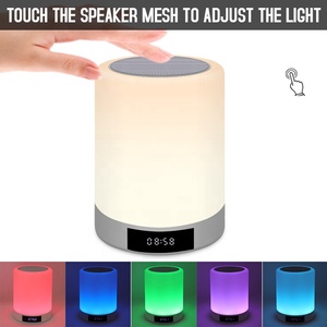 Portable Mini Bras Horloge LED Lumière Bluetooth Haut-Parleur Avec <span class=keywords><strong>Carte</strong></span> <span class=keywords><strong>TF</strong></span> <span class=keywords><strong>32</strong></span> <span class=keywords><strong>GO</strong></span> Pour La Maison - Product Image 2