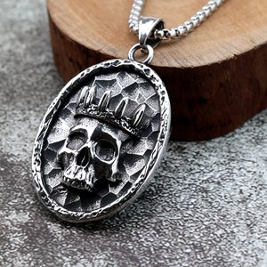 Collar Ovalado de Acero Inoxidable para Hombre con Colgante de Corona y Calavera, Estilo Punk, para Uso Diario - Product Image 3