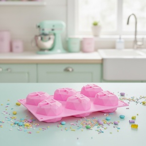 TangChu en stock al por mayor, molde de silicona 3D de 6 corazones pequeños para pasteles, aromaterapia, yeso, bricolaje en casa, hecho a mano, embalaje a granel - Product Image 1