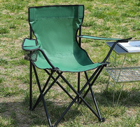 Chaise de camping pliable moderne avec dossier et poches latérales en maille, mobilier d'extérieur portable pour le camping, la pêche, les pique-niques et la plage