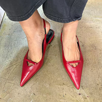 Chaussures d'extérieur personnalisées faites à la main du Sichuan, sexy, rouges, à bout pointu, à talon compensé, avec bride arrière, polyvalentes pour le quotidien, en cuir véritable, tendance mode
