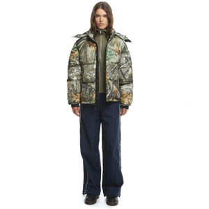 Chaqueta de bombardero de burbujas con capucha de diseñador para hombre, chaqueta acolchada de camuflaje de árbol Real con estampado grueso de peso pesado personalizado - Product Image 3