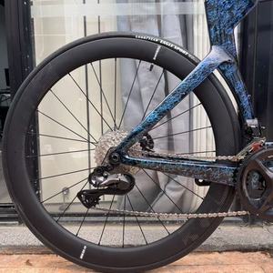 Vélo de route Ultegra Di2 24 vitesses avec cadre en carbone T800 et roues en carbone de 50 mm pour la course d'élite - Product Image 5