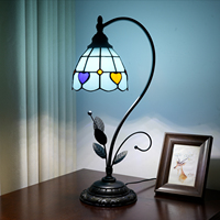 Lampe de table moderne et simple de style Tiffany avec abat-jour en verre teinté pour salle de lecture, chambre à coucher, hôtel, enfants, amoureux, famille, cadeau de vacances