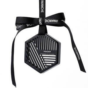 Clip d'évent de tableau de bord de <span class=keywords><strong>voiture</strong></span> de luxe Offre Spéciale désodorisant en alliage de forme personnalisée avec offre en gros de parfum d'aromathérapie de longue durée - Product Image 2