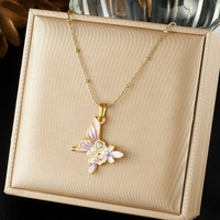 Collier Papillon Plaqué Or Style Français avec Pendentif Émail Doux et Perle, Couleurs Rêveuses, Accessoires Bijoux pour Filles TGXL14830